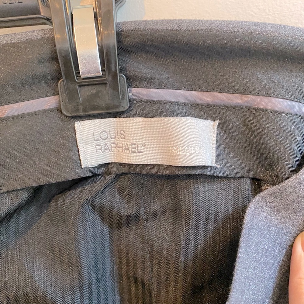 Men’s 35x30 Louis Raphael Tailored Fit Dress Pants.